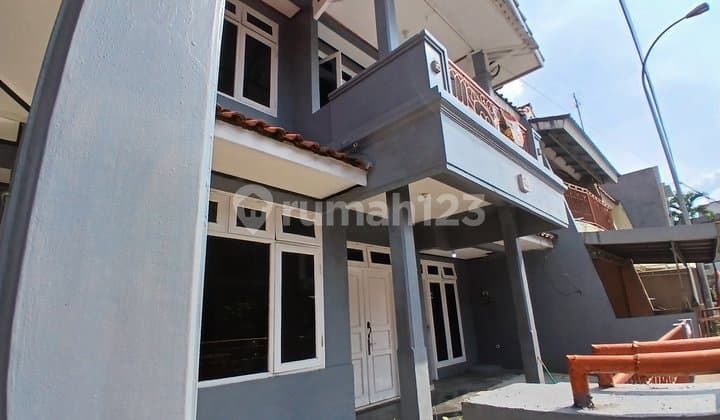 Disewa Rumah bisa 2 Carport Pondok Kelapa Jakarta Timur