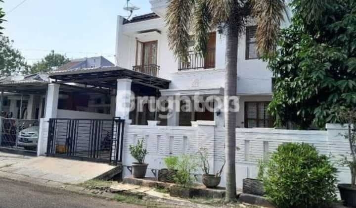 Dijual Rumah Hook Griya Alam Sutra, Masih Dihuni Pemilik Jadi Terawat