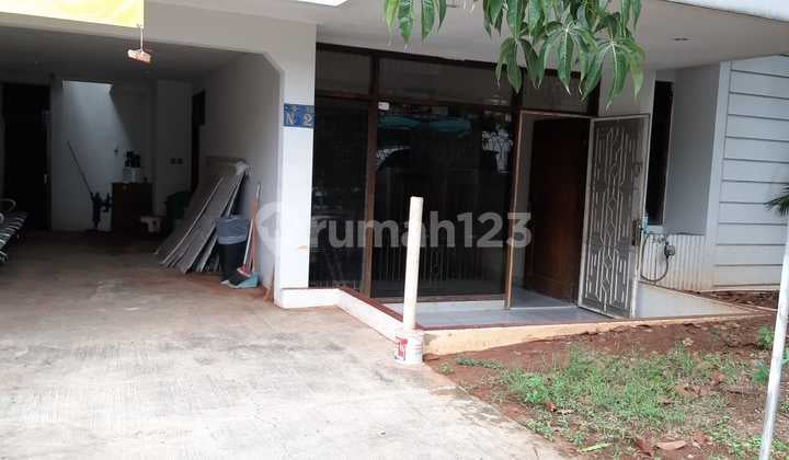 Disewa Rumah 2Lt Kondisi Baru Renov di Green Garden Jakarta Barat