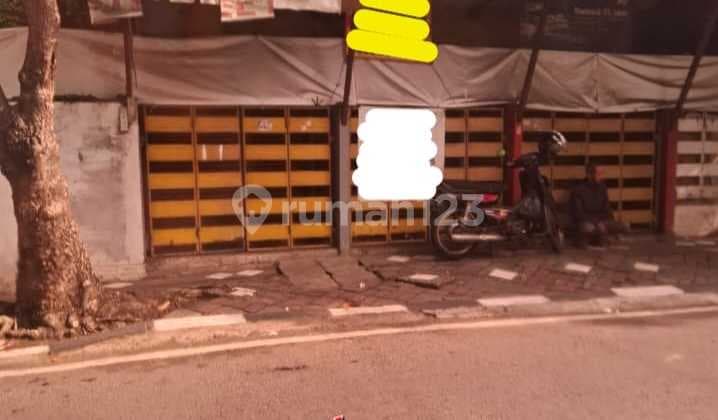 Dijual Rumah di Jalan Utama Raya Cengkareng, Sangat Strategis