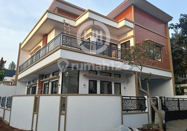 Dijual Rumah Baru Kencana Loka BSD City