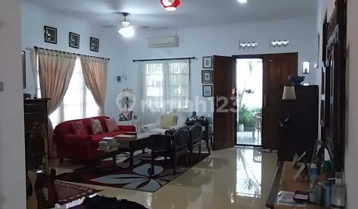 Dijual Rumah Asri yang Lokasi Pojok Komplek Nyaman untuk Acara Keluarga