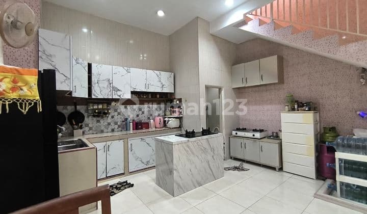 Bridge Two House, 5x11, 3 Floors, No Car Access, Strategic Location