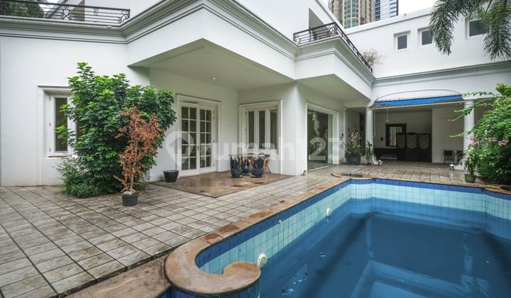 Disewakan Rumah Mewah Lokasi Strategis Area Mega Kuningan