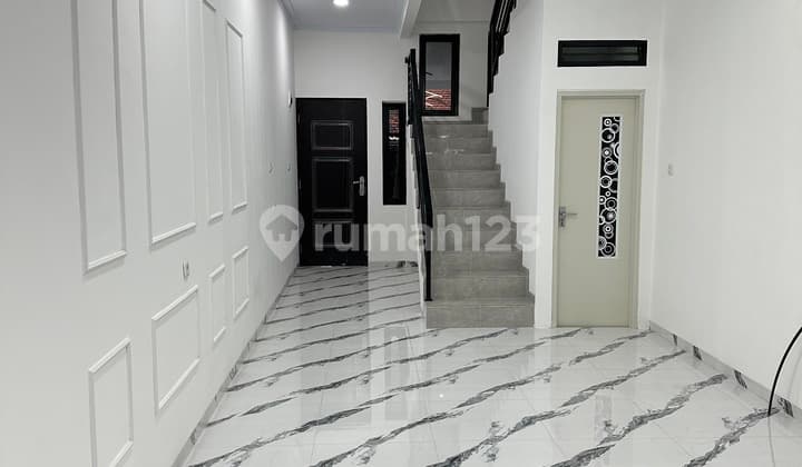 Rumah Brand New Super Murah di Tanjung Duren Lokasi Aman