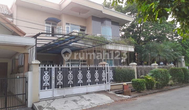 Rumah Mewah di Lokasi Boulevard di Bukit Cimanggu Ciry