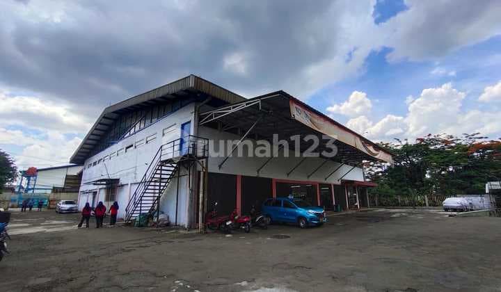 Strategic Room Near Sitkuit Sentul Toll Exit