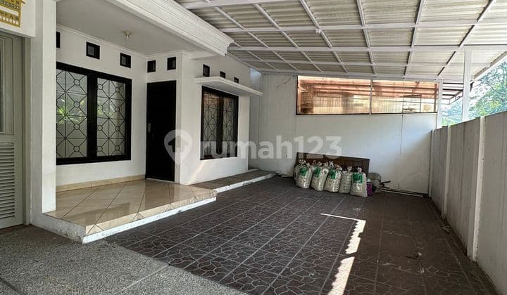 Disewa Rumah di Taman Kopo Indah 3