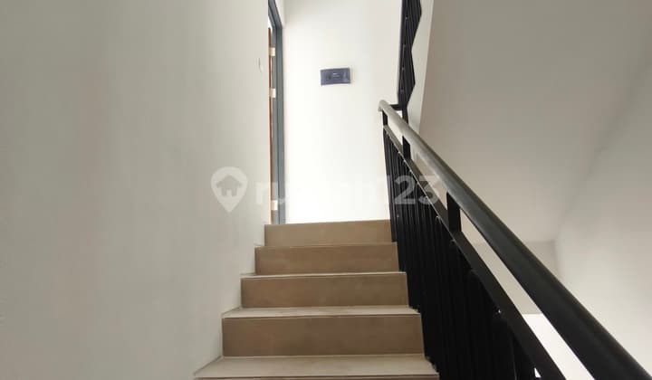 Dijual Rumah Baru Siap Huni Bagus Mewah Tiga Lantai Bisa Kpr Bebas Banjir Dekat Bandara Dekat Tol