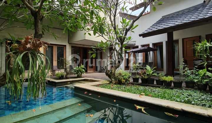 Quick Sale Luxury House in Kebayoran Baru, South Jakarta