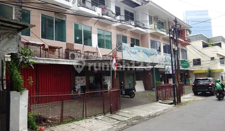 Ruko Gandeng Enam Dijual Cepat di Benhil Jakarta Pusat