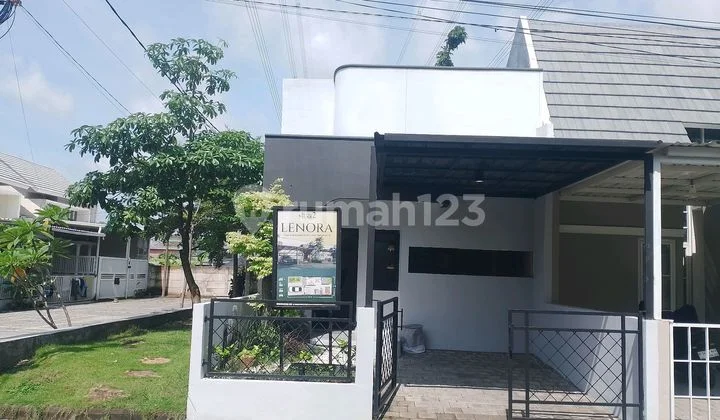 Rumah dengan Fasilitas Terlengkap di Diperbatasan Surabaya Barat Rumah dengan Fasilitas Terlengkap di Diperbatasan Surabaya Barat