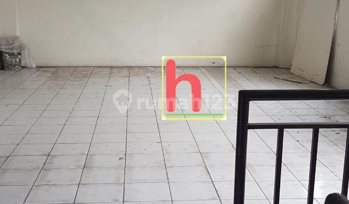 Gudang Gandeng di Elang Laut Pik, Ada Lift Barang