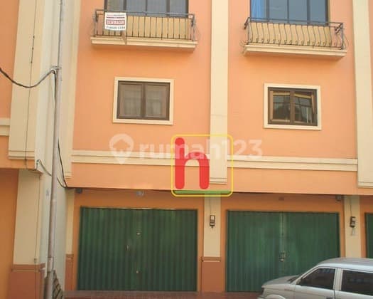 Ruko Toho Blok B Hadap Timur, Pik Siap Pakai