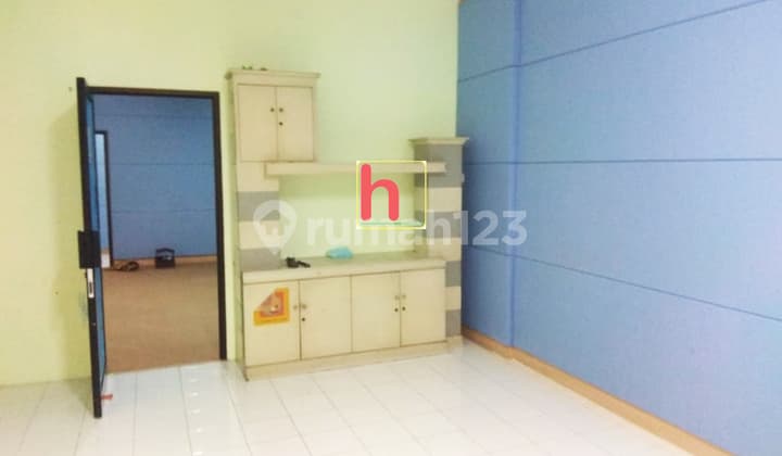 Row house in Puri Delat Mas, Bandengan, 3 units attached in a row