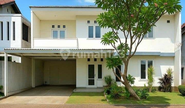 Dalam Cluster Bangunan 2 Lantai Terawat.