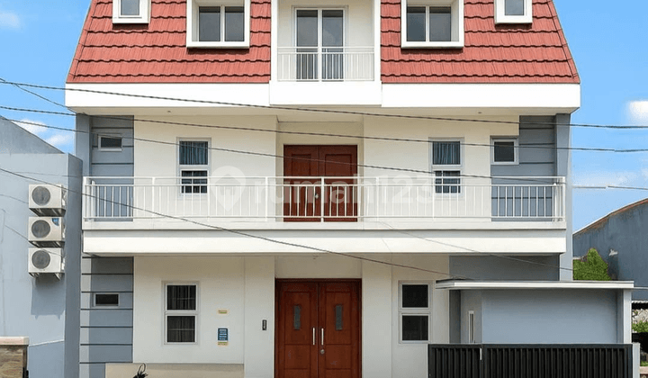 Lingkungan Perumahan, Usaha Kost 20 Kamar Plus Rooftop.