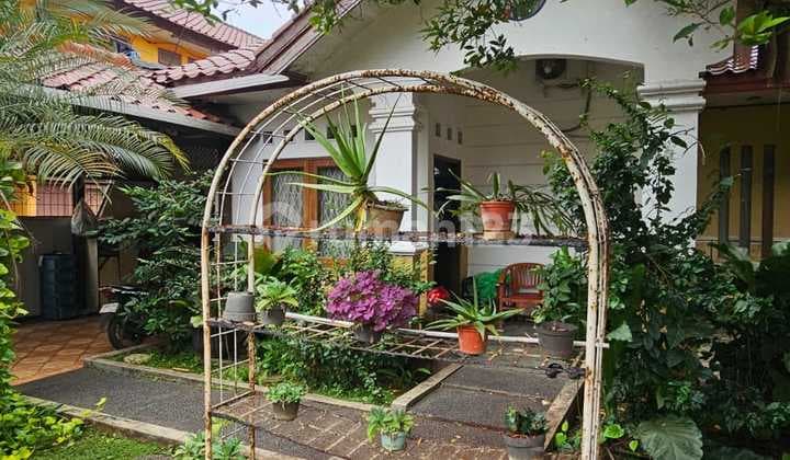 Well-Maintained House, Strategic Location on the Side of a Main Road