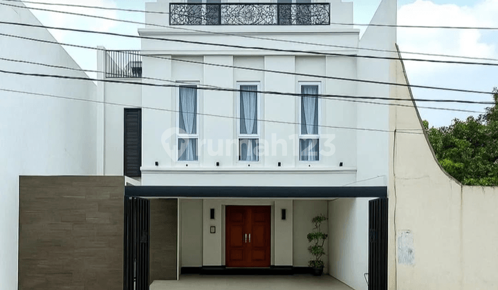 Newly Built House, Ready-to-Occupy Building, Strategic Location.