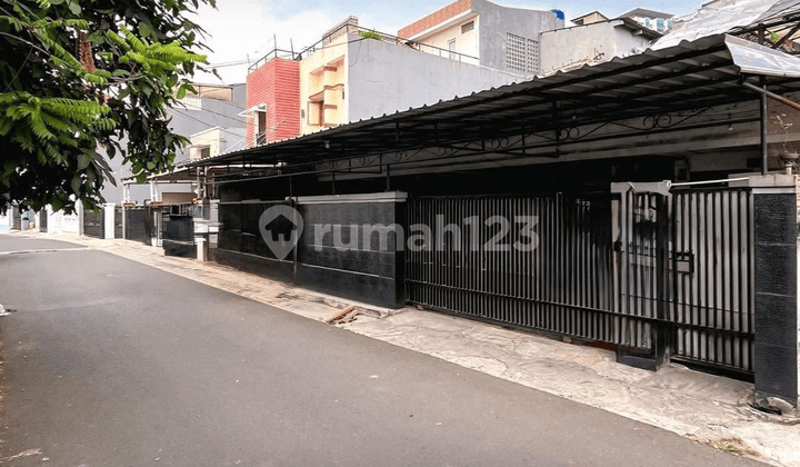 Boarding House, 2-Story Building, Suitable for Residence / Investment, Needs Renovation