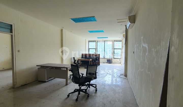 For Rent: Adjacent Shophouses in Sunter Mas