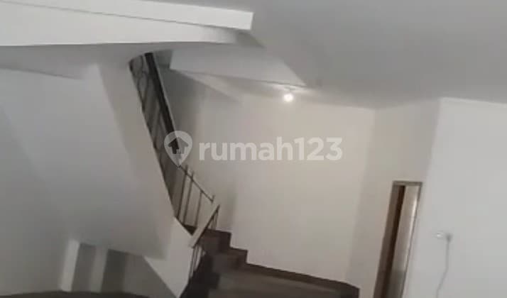 For Sale Spacious Shop House on Gunung Sahari Raya Street