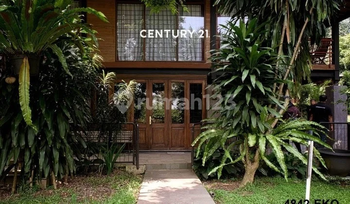 For Sale Nice Strategic House in South Jakarta