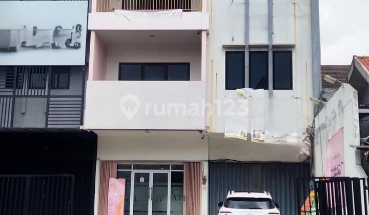 Ready-to-Live-in Shophouse in the Busiest Area of Tanjung Duren with Strategic Access