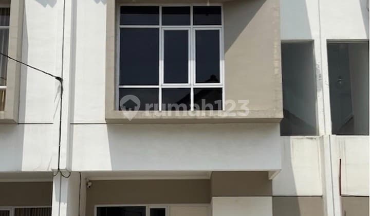 Rumah Cluster Vettore Prima Harapan Dekat Stasiun Kereta dan Mall