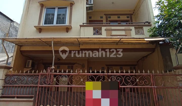 Rumah Bagus 3 Lantai Di Sunter, Jakarta Utara