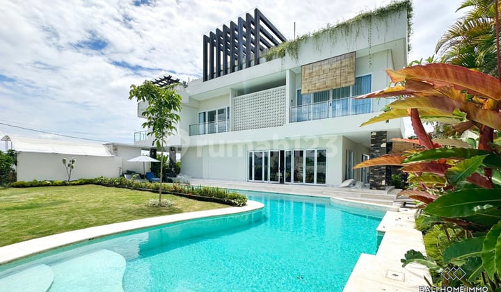 FOR SALE 5 BEDROOM VILLA WITH GARDEN AND SEA VIEW NEAR CEMAGI BEACH - RF440