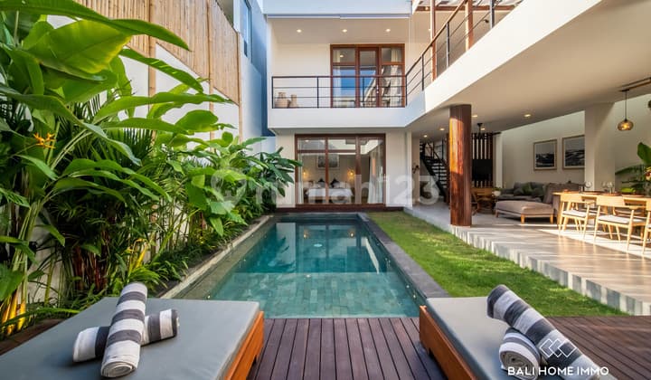 Dijual Vila 4 Kamar Dekat Pantai di Berawa - Rf6862