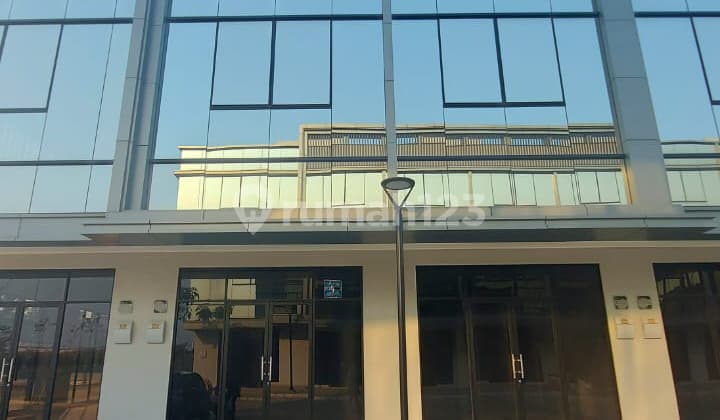 For Rent: Osaka Pantai Indah Kapuk 2 Shophouse 2 Shophouses in PANTAI INDAH KAPUK 2, Pantai Indah Kapuk Unfurnished