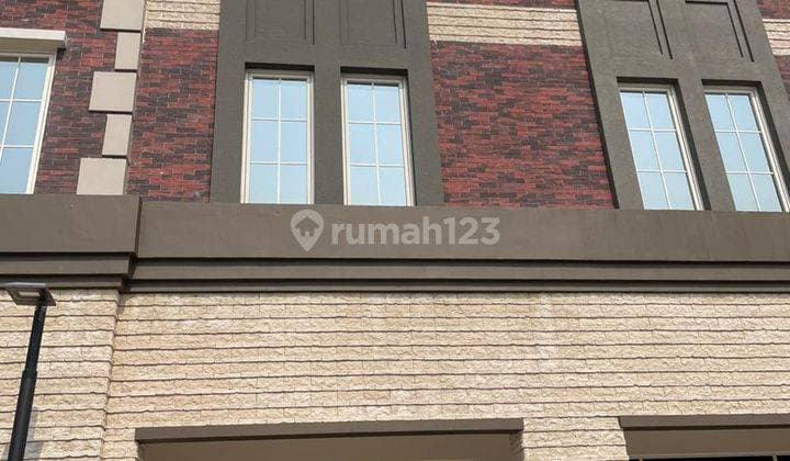 Disewakan Ruko Boston Pantai Indah Kapuk 2 Ruko 202,5 m² di Pantai Indah Kapuk 2, Kosambi