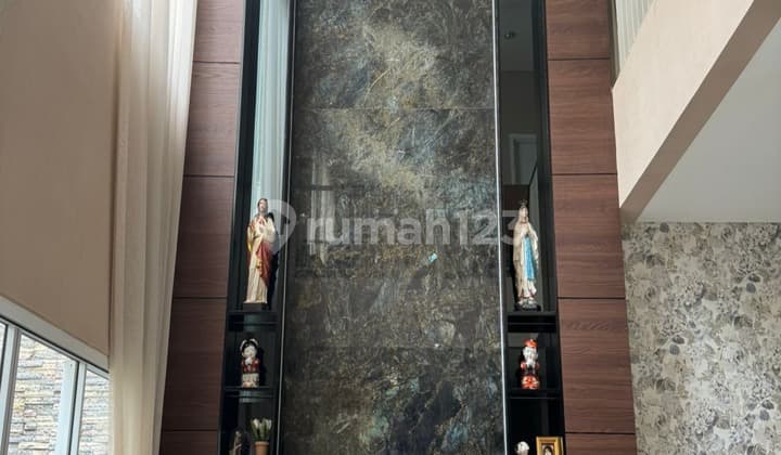 Dijual Rumah Cantik The Riviera Puri Siap Huni!