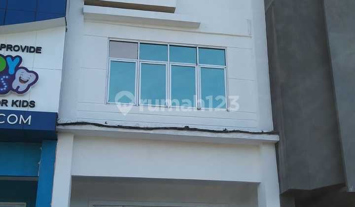 Disewakan Ruko Elang Laut Boulevard 3,5 Lantai Siap Pakai