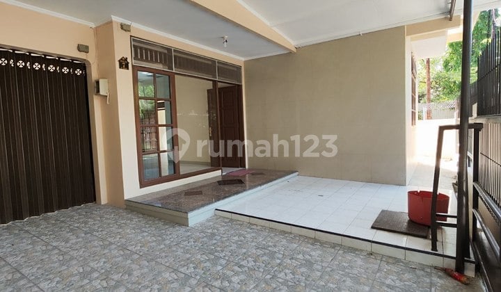 Rumah Bersih Siap Huni Di Solo Baru