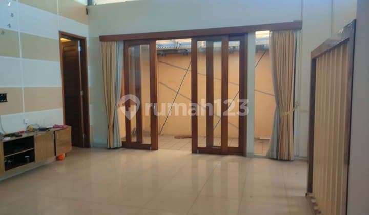 Rumah Cantik di Cluster Elite Solo Baru