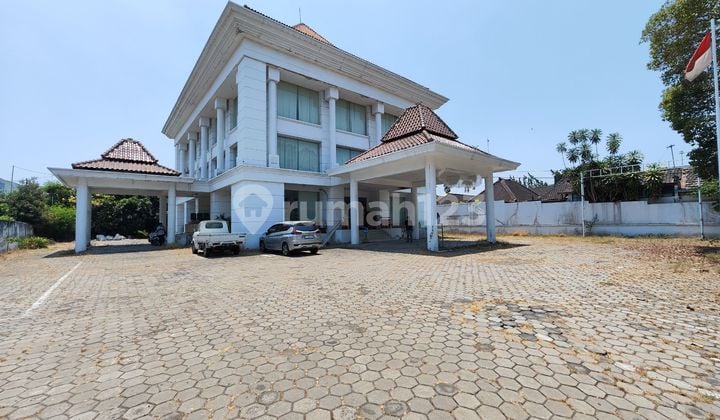 For Sale/Rent: 3-Story Office Building, Serengan, Downtown Solo