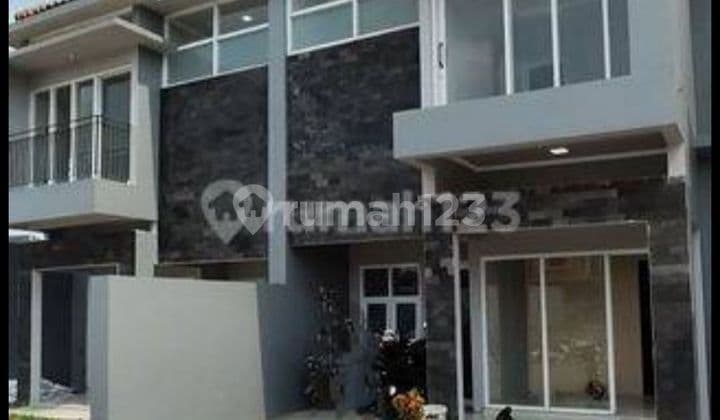 Rumah baru 2 lantai di cluster Jl Juanda Solo