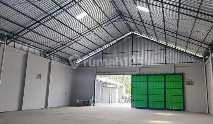 Good Warehouse Access for Tronton Trucks Near Toll Gate in Plesungan Gondangrejo
