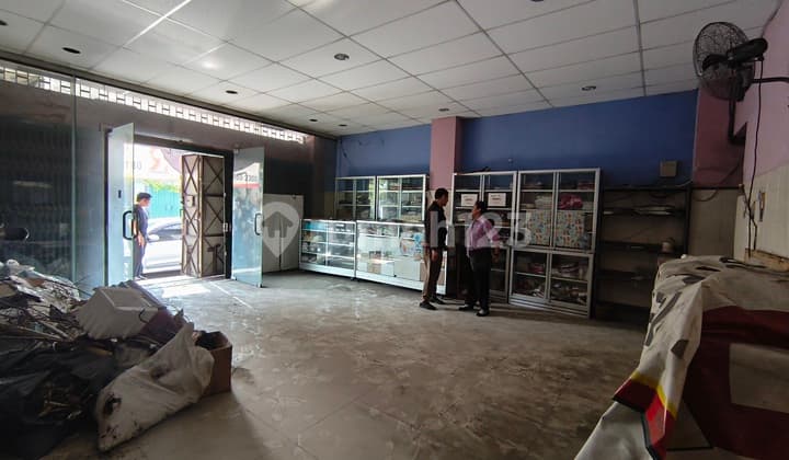 Jual/ Sewa Ruko 2 Lantai Murah Strategis di Jalan Yos Sudarso Solo