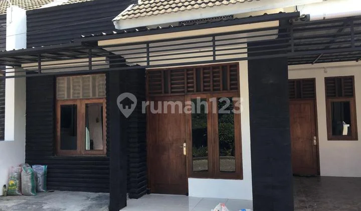 Ready-to-Occupy 3-Bedroom Cluster House 5 Minutes to Pakuwon Mall Solo Baru