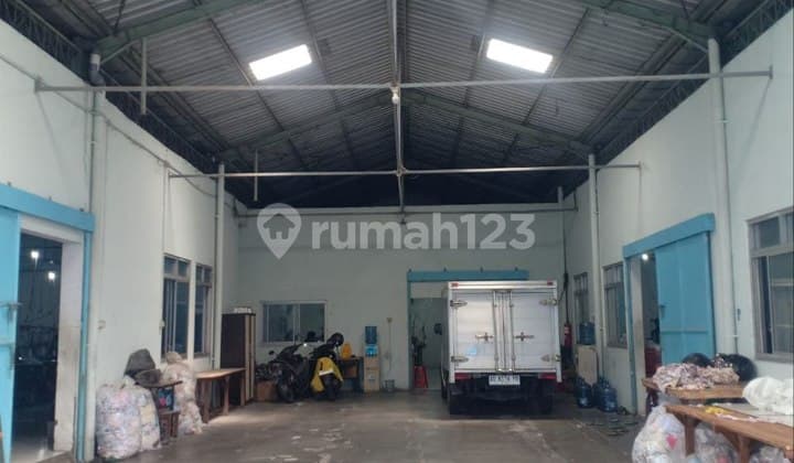 Gudang dan Ruang Usaha Dekat Solobaru