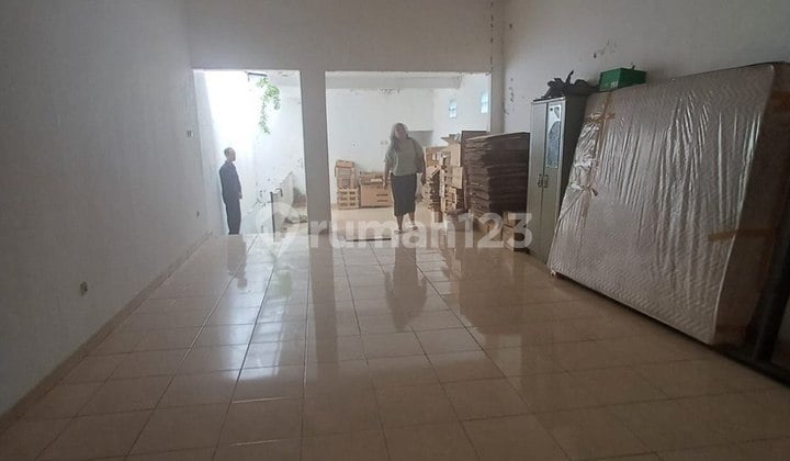 Ruko 2 Lantai Tengah Kota Siap Pakai Di Laweyan Solo