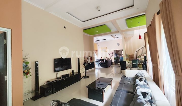 RUMAH CLUSTER ELITE COLOMADU LEBAR DEPAN ISTIMEWA