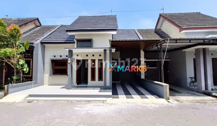 Rumah Murah di Cluster Onegate Gentan Dekat Solo
