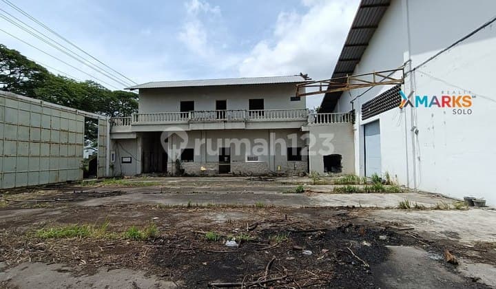Red Zone Warehouse Container Access In Baki Near Solobaru