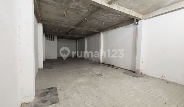 Ruang Usaha Siap Pakai Dekat Pasar Gede Solo