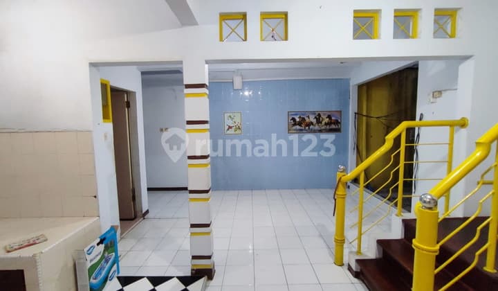 Disewakan Rumah 1,5 Tingkat Komplek Cemara Asri Jalan Salak